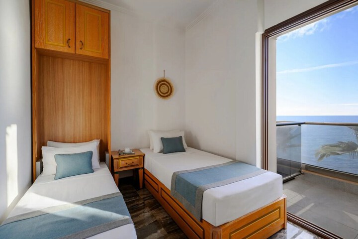 Room 48 of 107