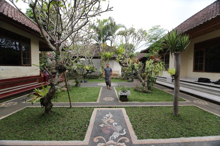 Hotel Exterior 2 of 5