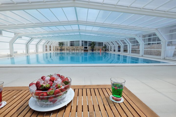 Hotel with Pool