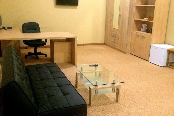 Room 13 of 34