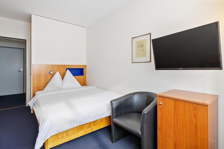 Room 50 of 72