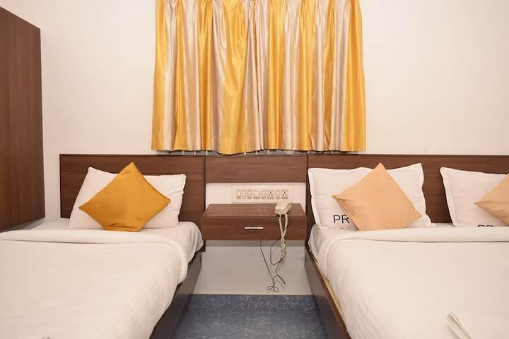 Room 4 of 13