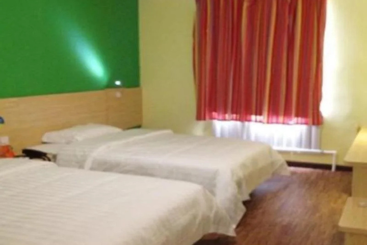 Room 3 of 6