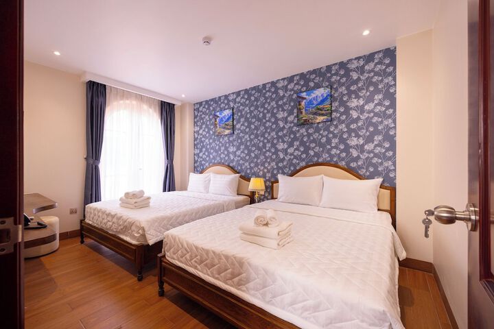 Room 6 of 34