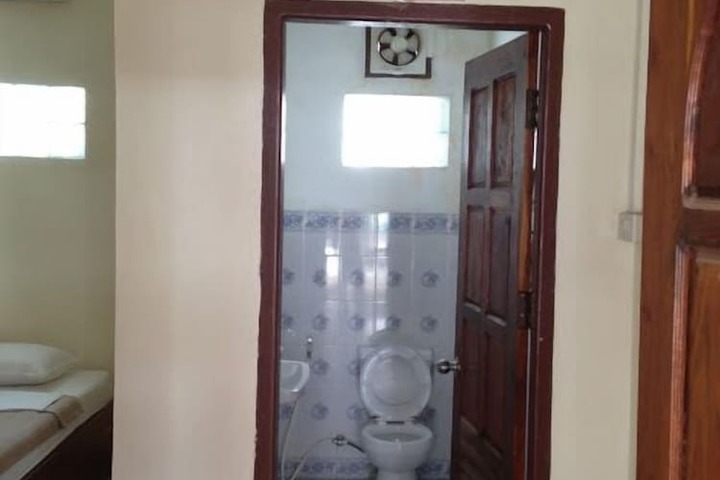 Room 18 of 32