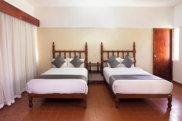 Room 35 of 182