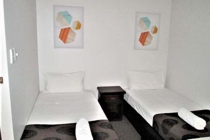 Room 9 of 36