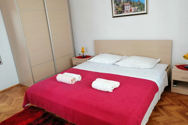 Room 2 of 22