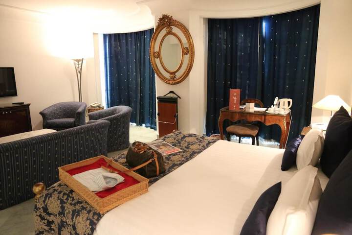 Room 15 of 49