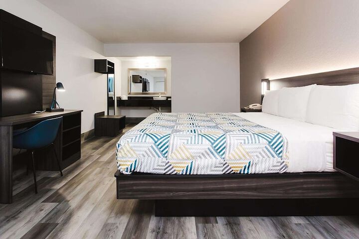 Room 7 of 50