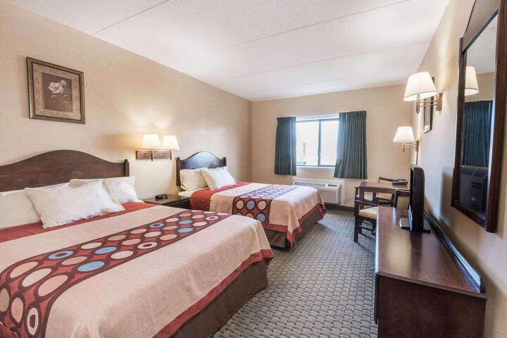 Double Deluxe King Bed (2 of 2)