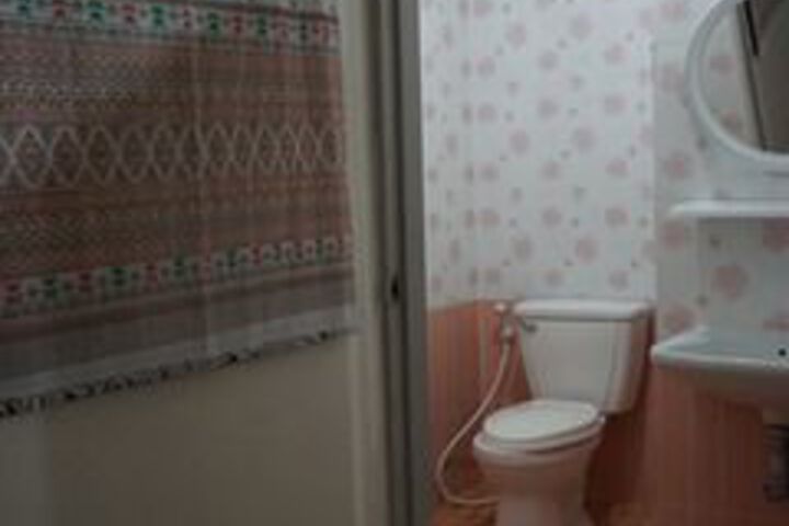 Room 2 of 27