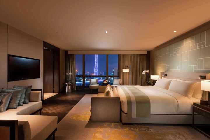 Room 26 of 105