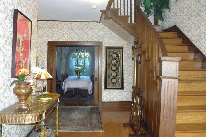 Room 12 of 24