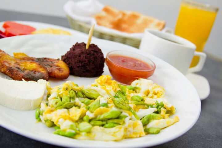 Breakfast meal