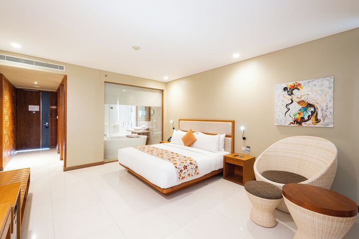 Room 12 of 65