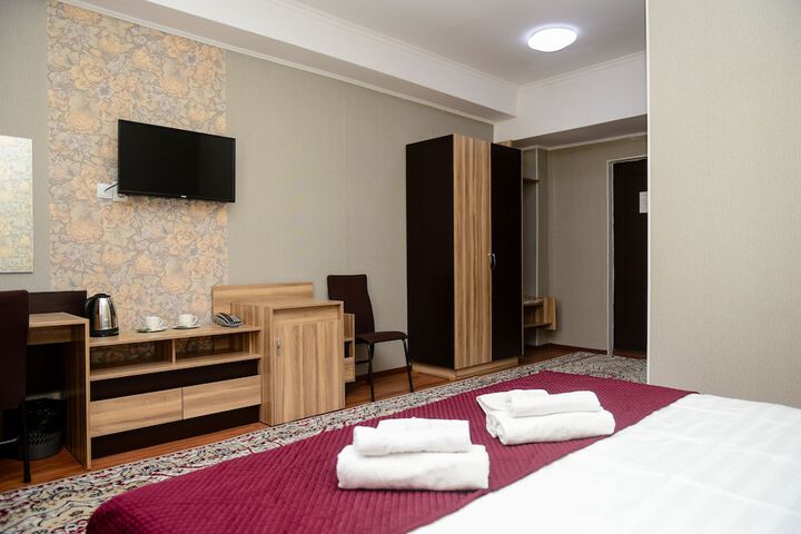 Room 8 of 30