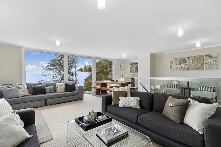 Hidden Bay - 5 BR luxury waterfront