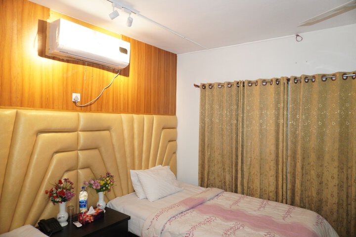 Room 27 of 42