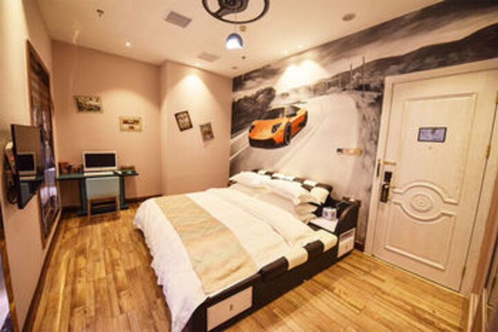 Room 6 of 36