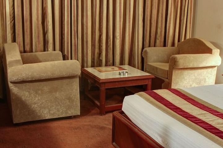 Room 12 of 65