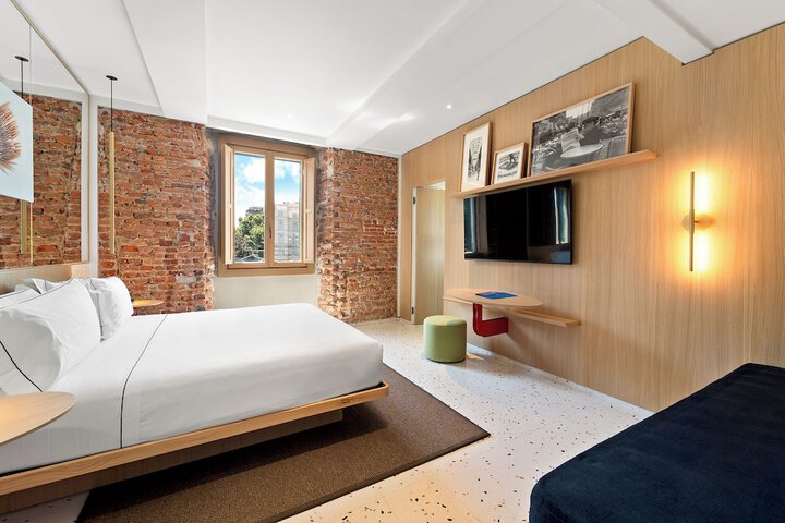 Room 35 of 65