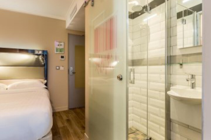 Room 15 of 60