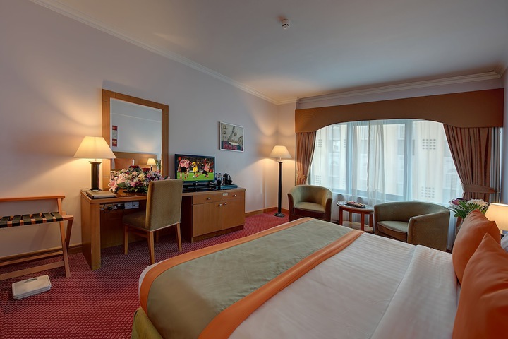 Room 8 of 34