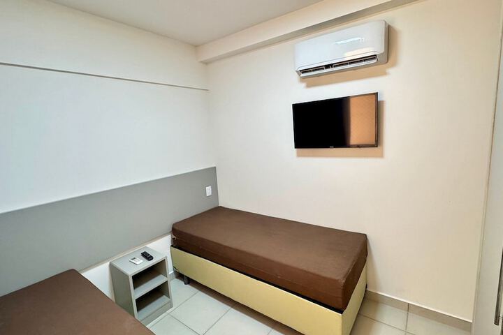 Room 8 of 146