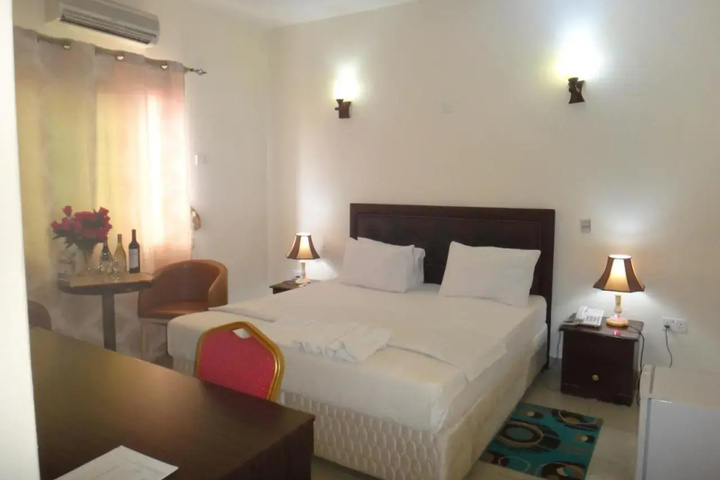 Room 6 of 22
