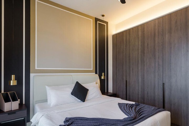 Room 10 of 92