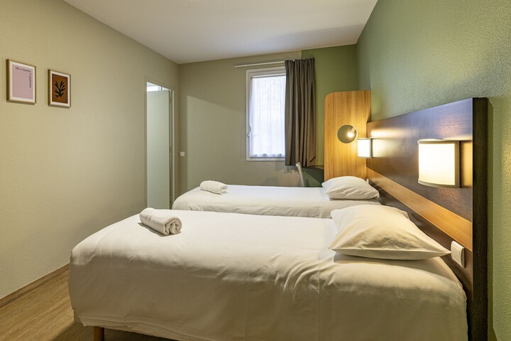 Room 17 of 29