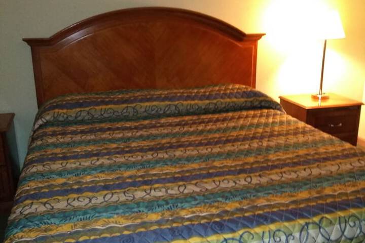 1 King Bed (2 of 5)