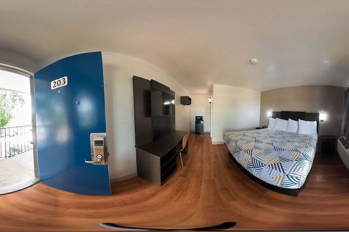 Room 65 of 125