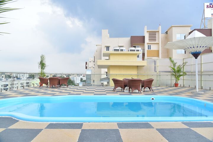 Pool 9 of 15