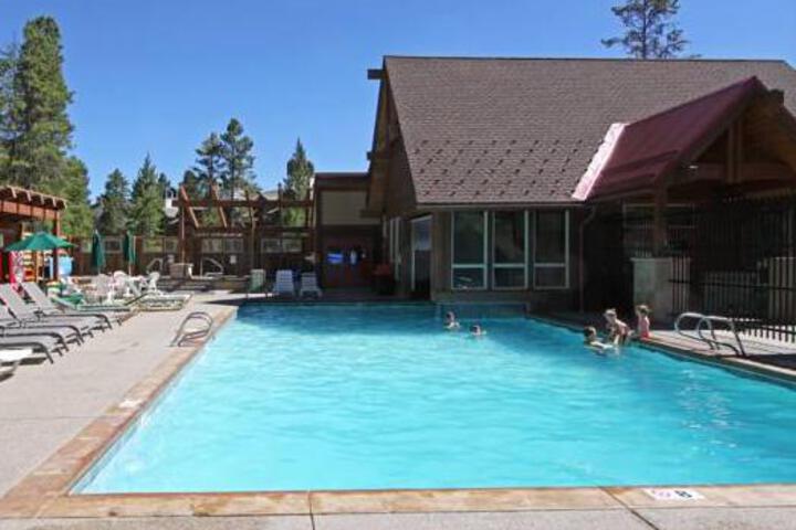 Pool 9 of 10
