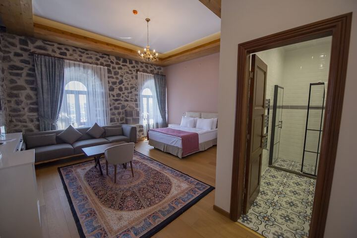 Room 5 of 36