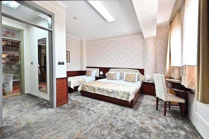 Room 35 of 93
