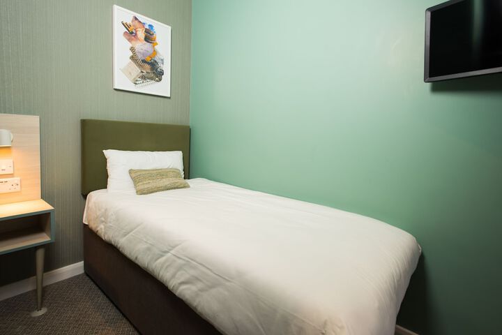Room 37 of 69