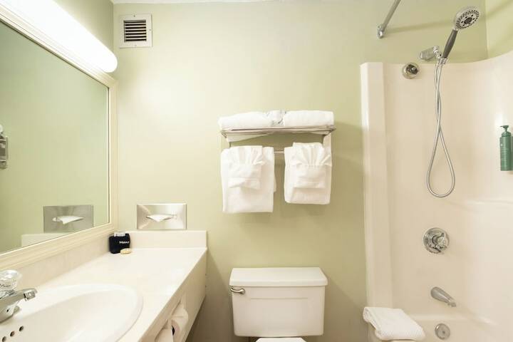 Room 72 of 108