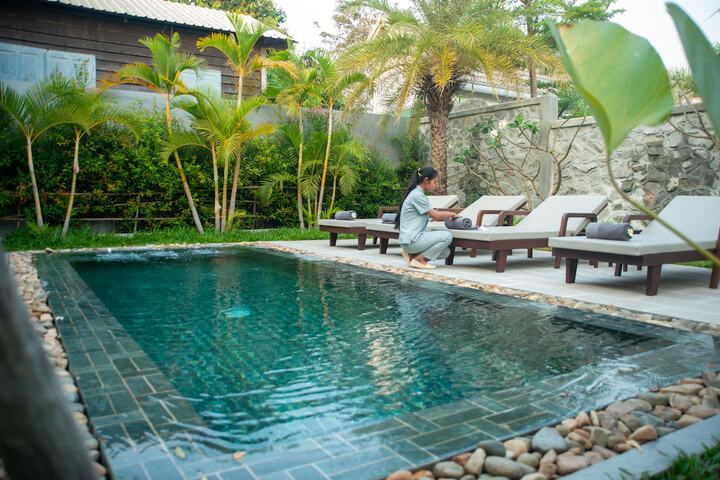 Pool 35 of 63