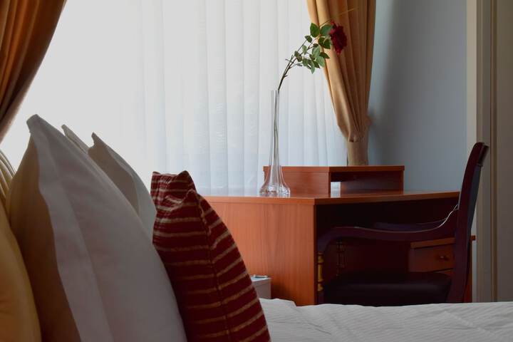 Room 32 of 78