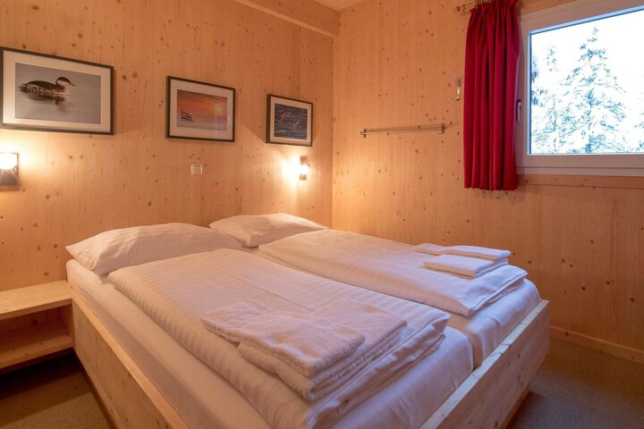 Room 2 of 39