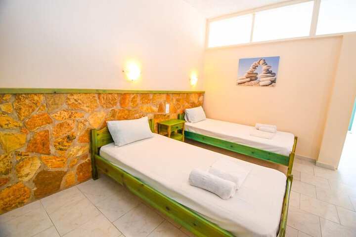 Room 15 of 46
