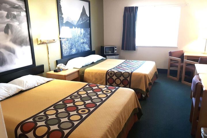 Room 4 of 15