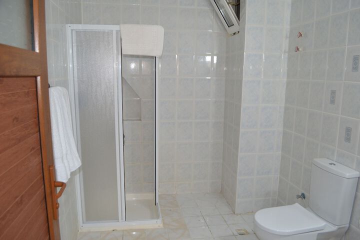 Room 17 of 39