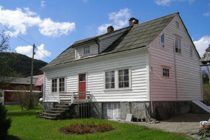 Image of Presthus Gård