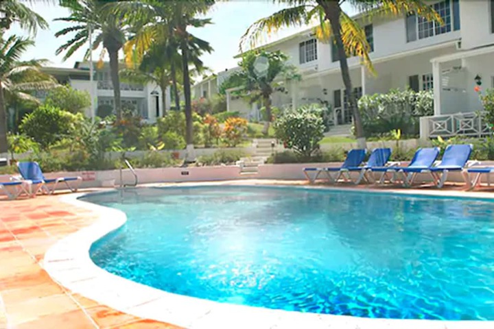 Hotel with Pool