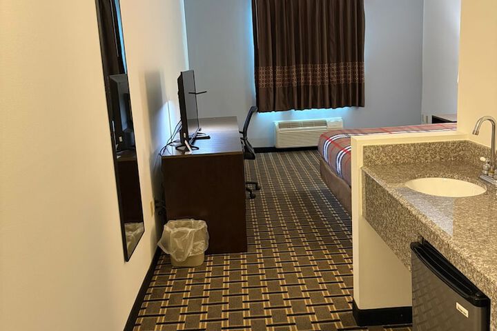 Room 18 of 39