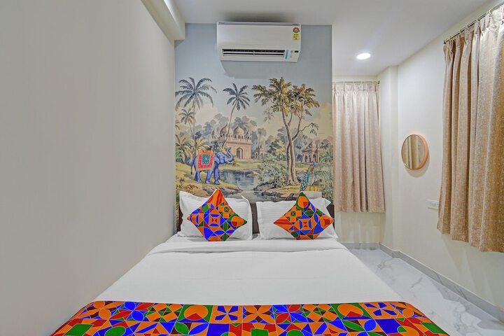 Room 10 of 29